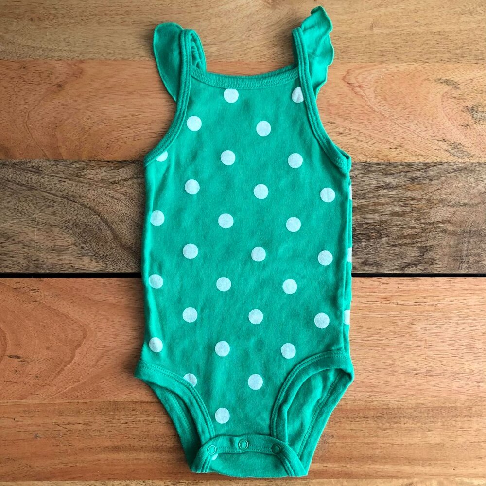 $2 Carter’s bodysuit 6m green polka dot baby girl onesie tshirt